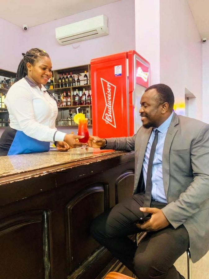 Beland Hotel Owerri Buitenkant foto